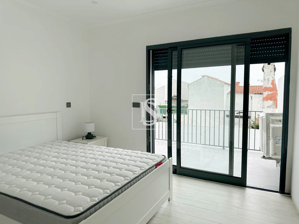 Moradia T2 para Venda em Maia Foto 11