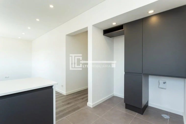 Apartamento T2 para Venda em Olivais Foto 11