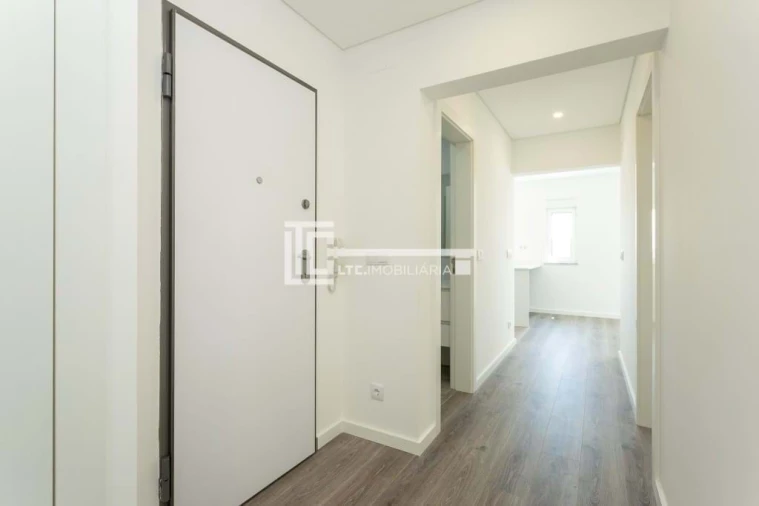 Apartamento T2 para Venda em Olivais Foto 3