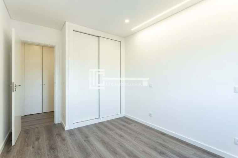 Apartamento T2 para Venda em Olivais Foto 5