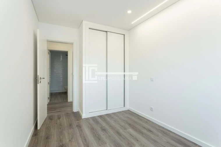 Apartamento T2 para Venda em Olivais Foto 13