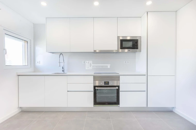 Apartamento T2 para Venda em Olivais Foto 1