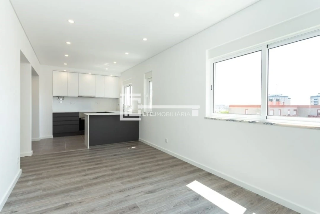 Apartamento T2 para Venda em Olivais Foto 9