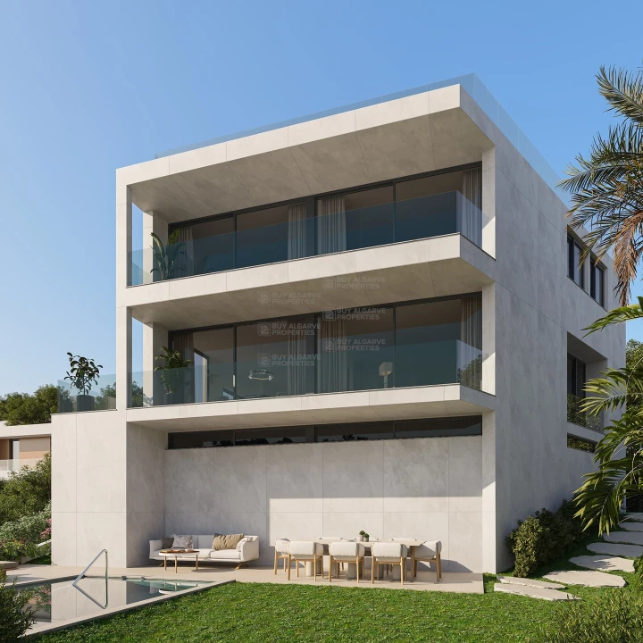 Moradia T4 para Venda em Armação de Pera Foto 11