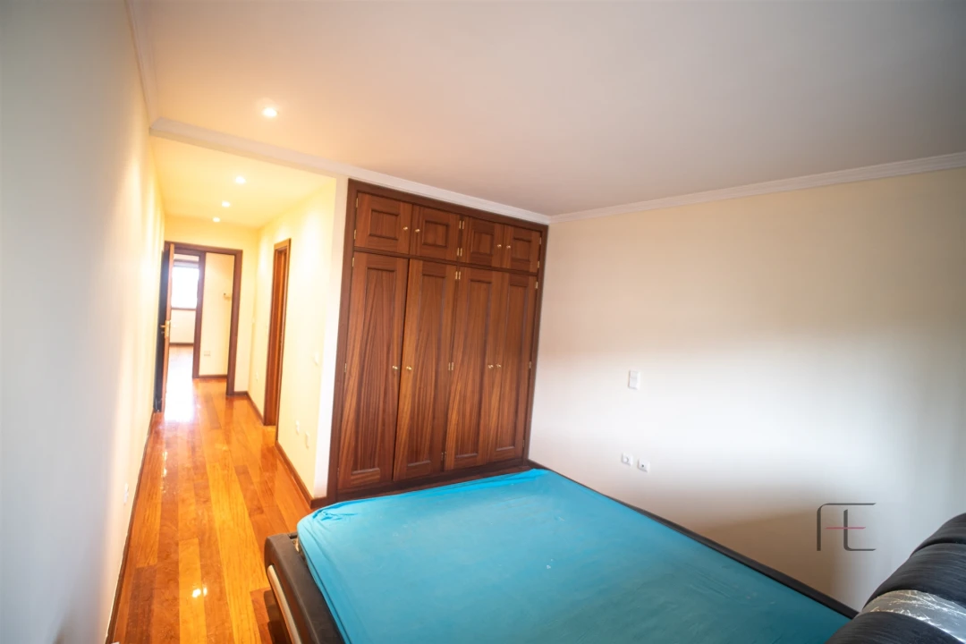 Apartamento T4 para Venda em Mafamude e Vilar do Paraíso Foto 27