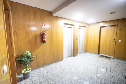 Apartamento T4 para Venda em Mafamude e Vilar do Paraíso