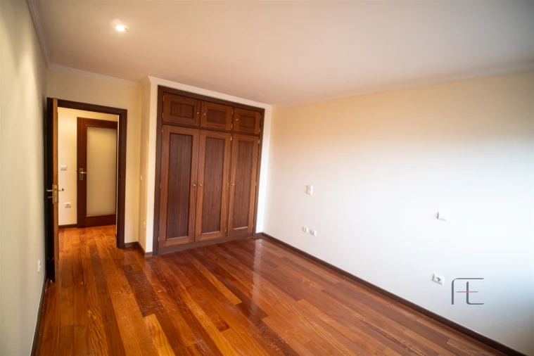 Apartamento T4 para Venda em Mafamude e Vilar do Paraíso Foto 22