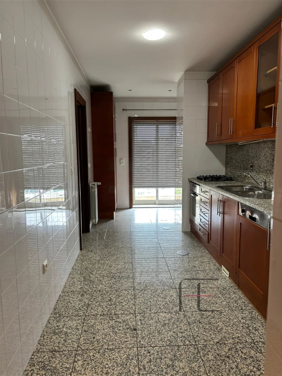Apartamento T4 para Venda em Mafamude e Vilar do Paraíso Foto 9