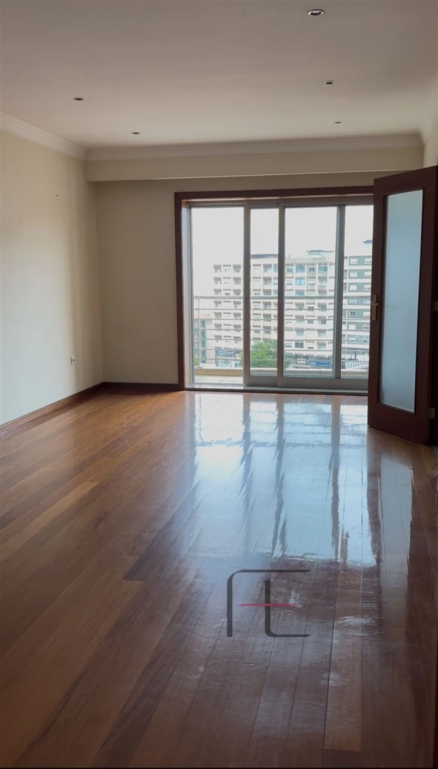 Apartamento T4 para Venda em Mafamude e Vilar do Paraíso Foto 6