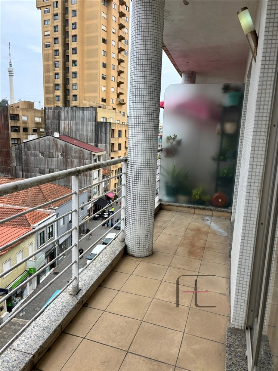 Apartamento T4 para Venda em Mafamude e Vilar do Paraíso Foto 12