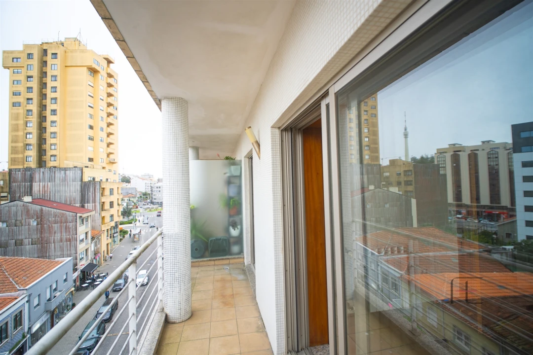 Apartamento T4 para Venda em Mafamude e Vilar do Paraíso Foto 1