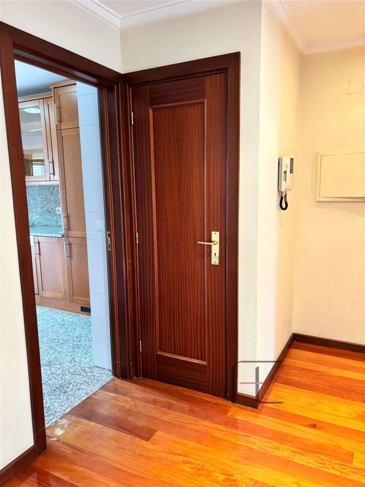 Apartamento T4 para Venda em Mafamude e Vilar do Paraíso Foto 4