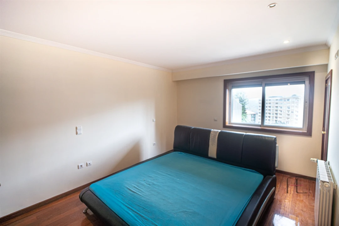 Apartamento T4 para Venda em Mafamude e Vilar do Paraíso Foto 25