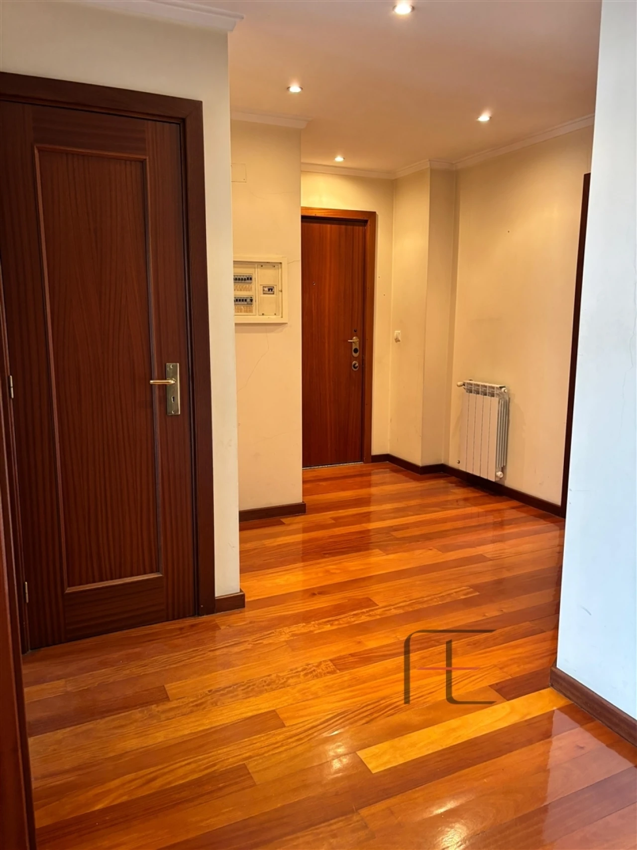 Apartamento T4 para Venda em Mafamude e Vilar do Paraíso Foto 3