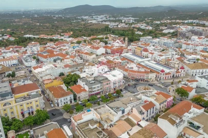 Apartamento T18 para Venda em Loule (São Clemente)