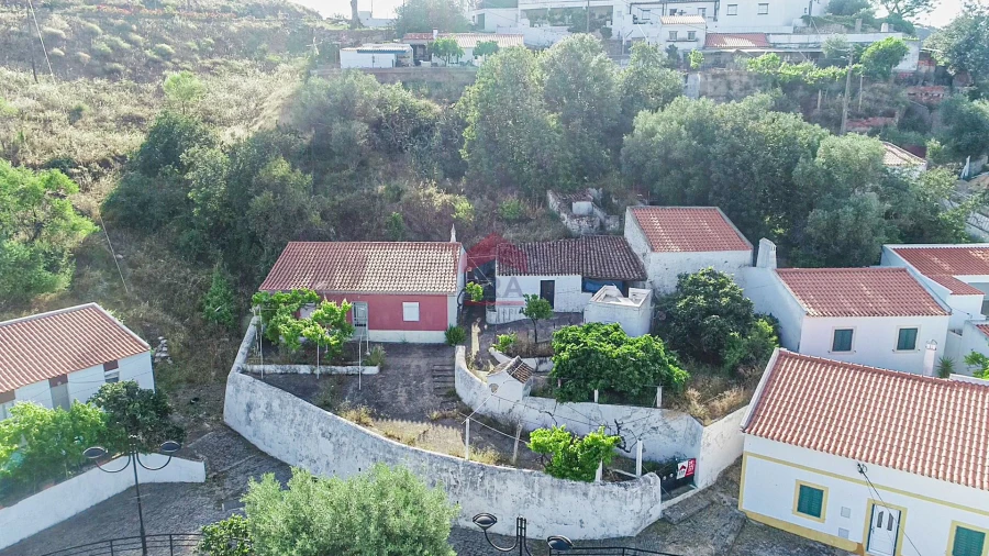 Moradia T3 para Venda em Odeleite Foto 3