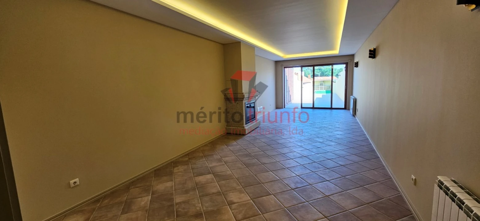 Moradia T2 para Venda em Santa Marinha e São Pedro da Afurada Foto 6