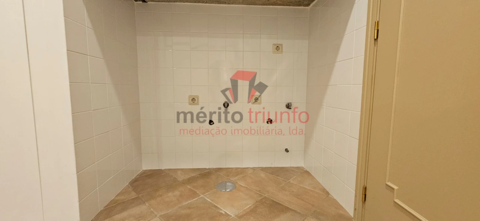 Moradia T2 para Venda em Santa Marinha e São Pedro da Afurada Foto 47