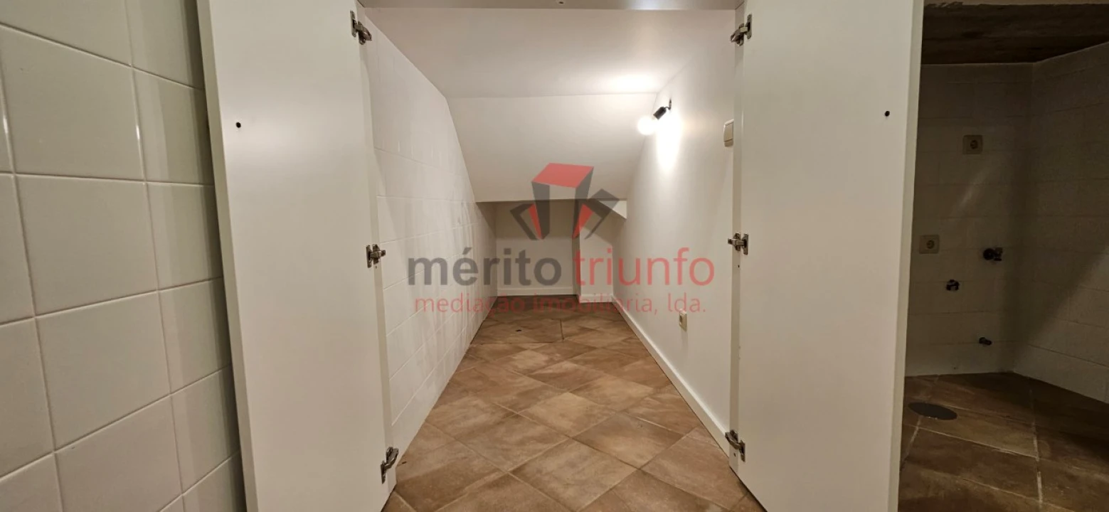 Moradia T2 para Venda em Santa Marinha e São Pedro da Afurada Foto 48