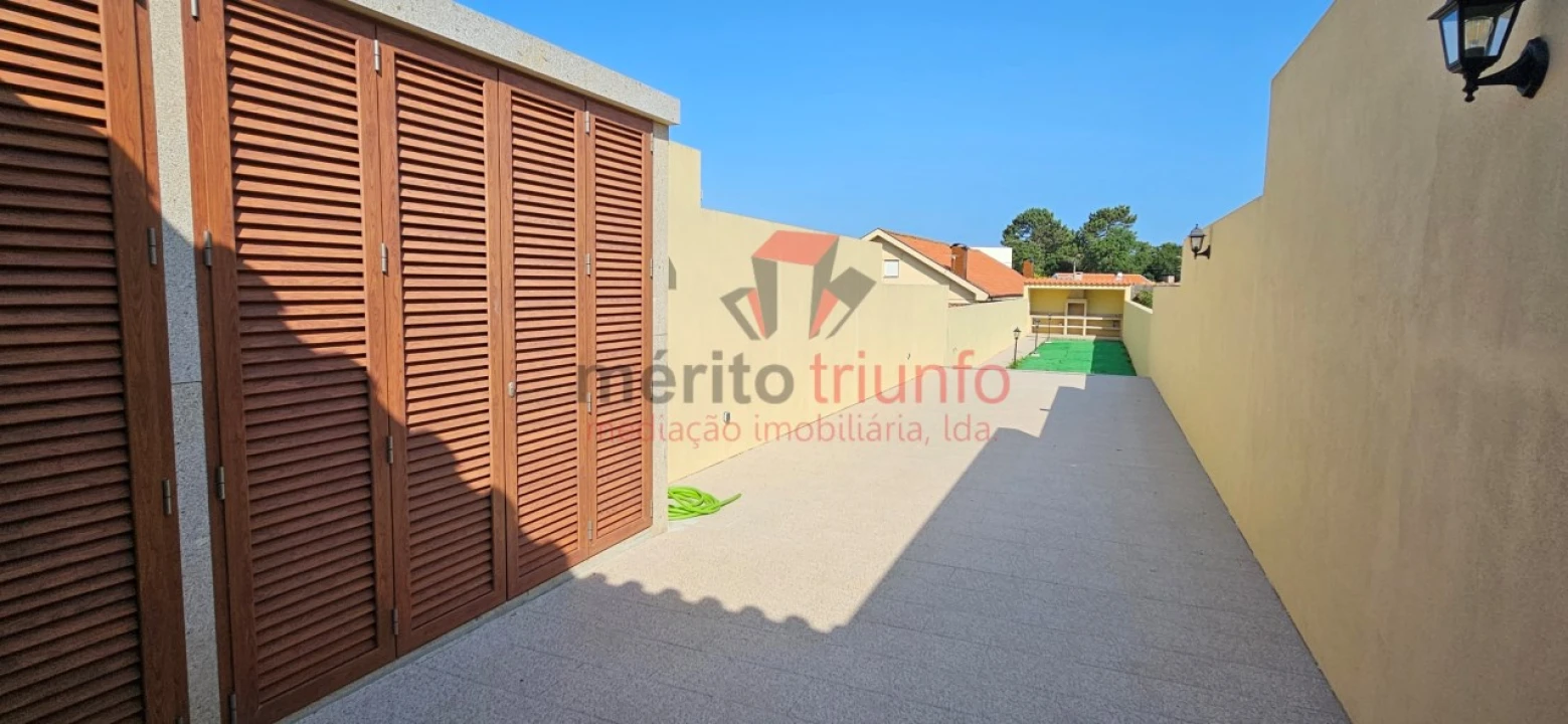 Moradia T2 para Venda em Santa Marinha e São Pedro da Afurada Foto 49