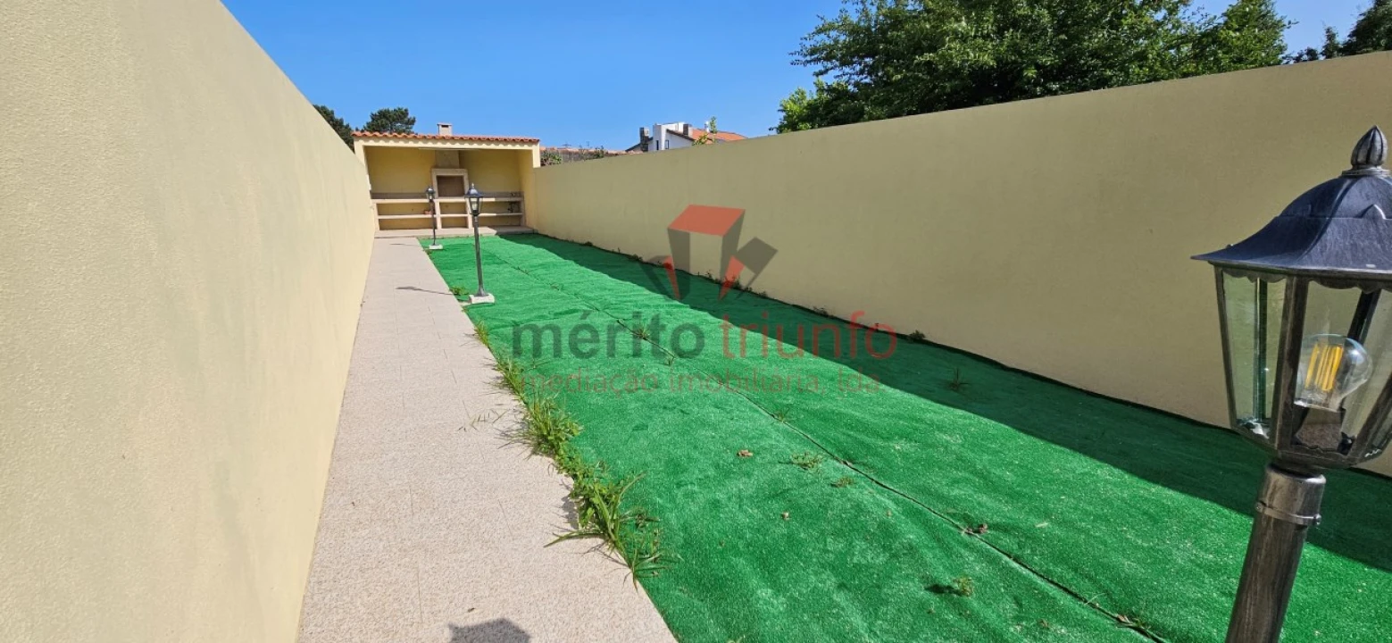 Moradia T2 para Venda em Santa Marinha e São Pedro da Afurada Foto 54