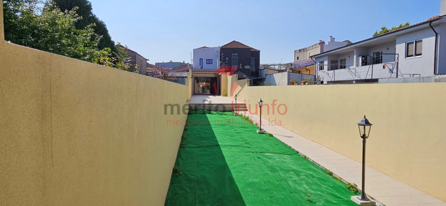 Moradia T2 para Venda em Santa Marinha e São Pedro da Afurada Foto 57