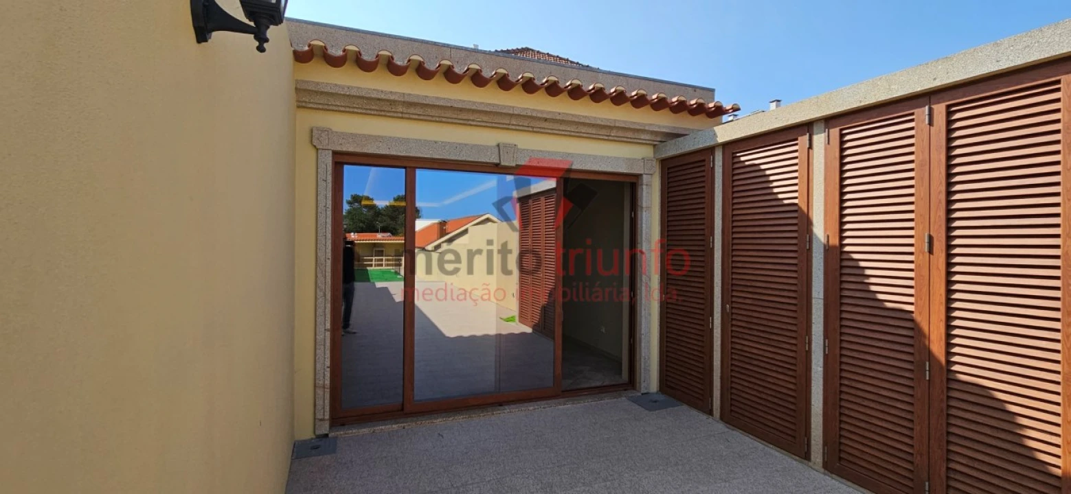 Moradia T2 para Venda em Santa Marinha e São Pedro da Afurada Foto 60