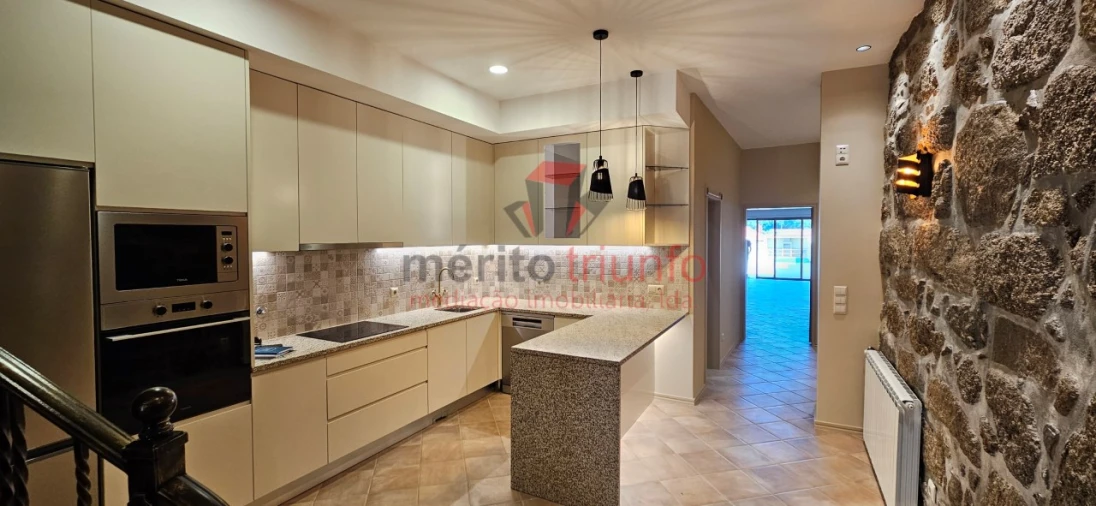 Moradia T2 para Venda em Santa Marinha e São Pedro da Afurada Foto 4