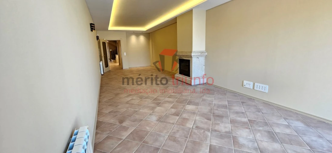 Moradia T2 para Venda em Santa Marinha e São Pedro da Afurada Foto 8