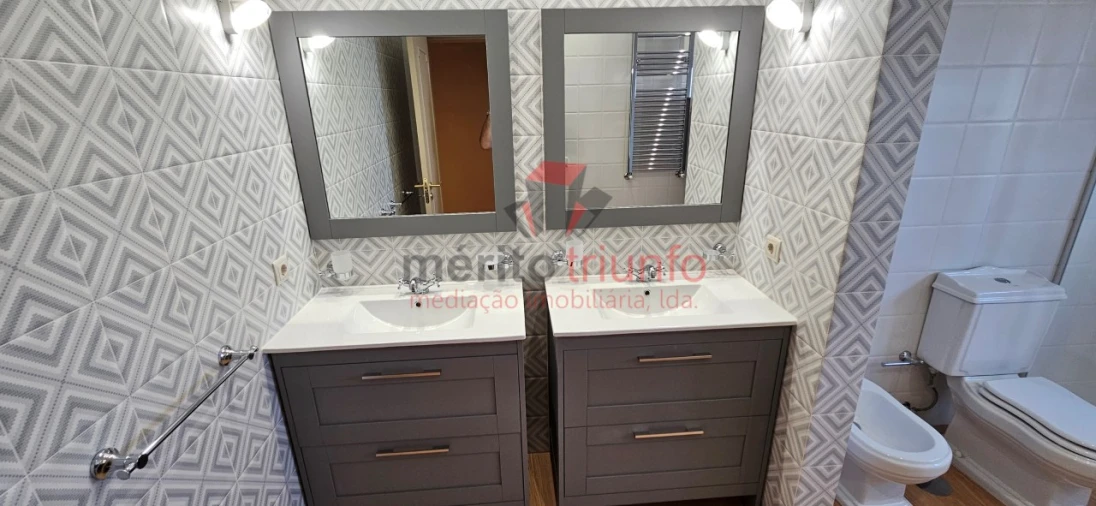 Moradia T2 para Venda em Santa Marinha e São Pedro da Afurada Foto 33