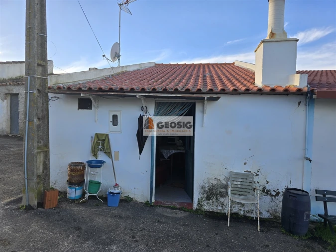 Moradia T2 para Venda em Almodôvar e Graça dos Padrões Foto 1