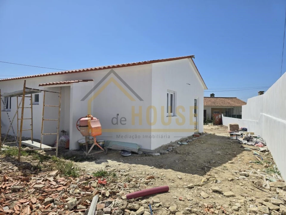 Moradia T2 para Venda em A dos Cunhados e Maceira Foto 13