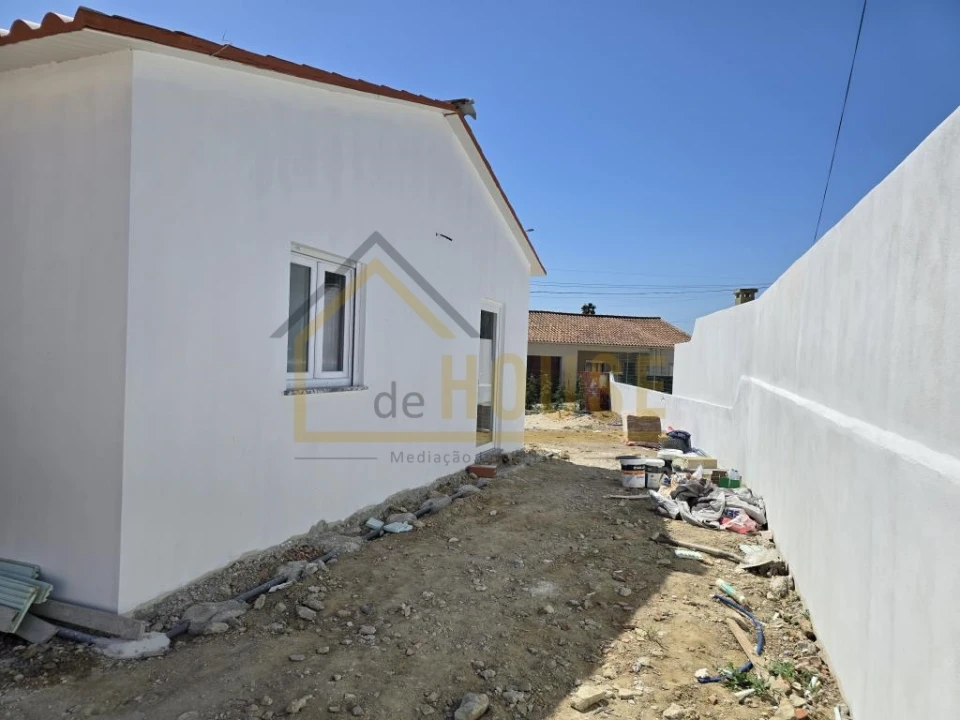 Moradia T2 para Venda em A dos Cunhados e Maceira Foto 12