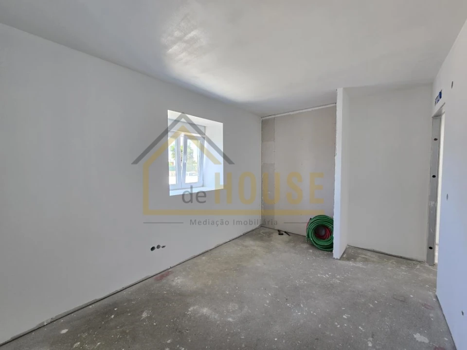 Moradia T2 para Venda em A dos Cunhados e Maceira Foto 10