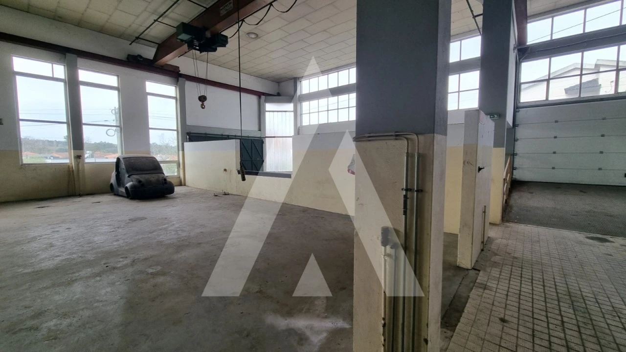 Prédio para Venda em Parceiros e Azoia Foto 4