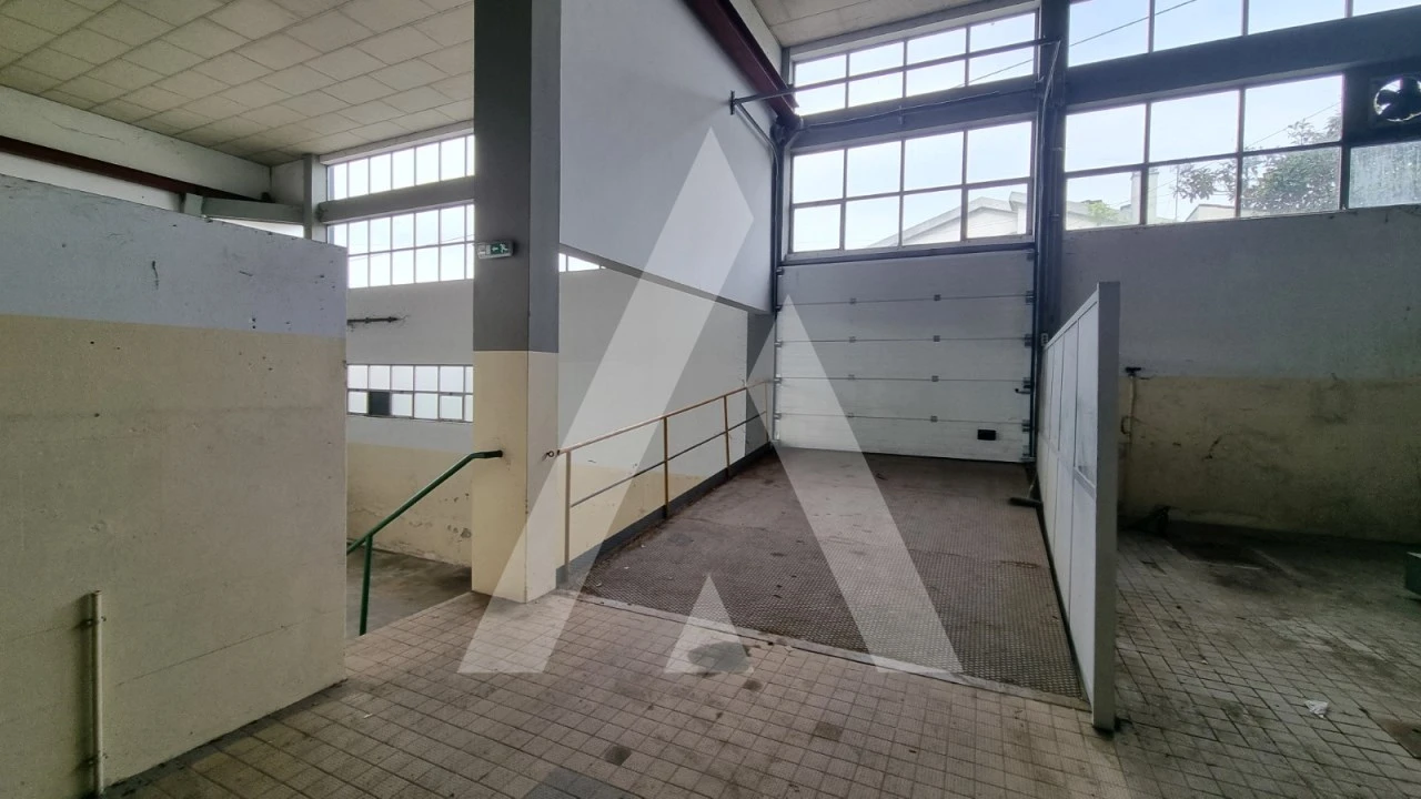 Prédio para Venda em Parceiros e Azoia Foto 24