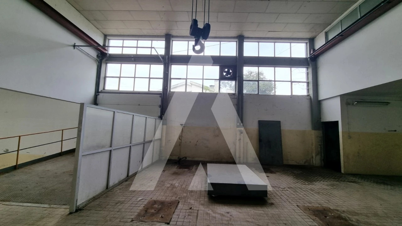 Prédio para Venda em Parceiros e Azoia Foto 25