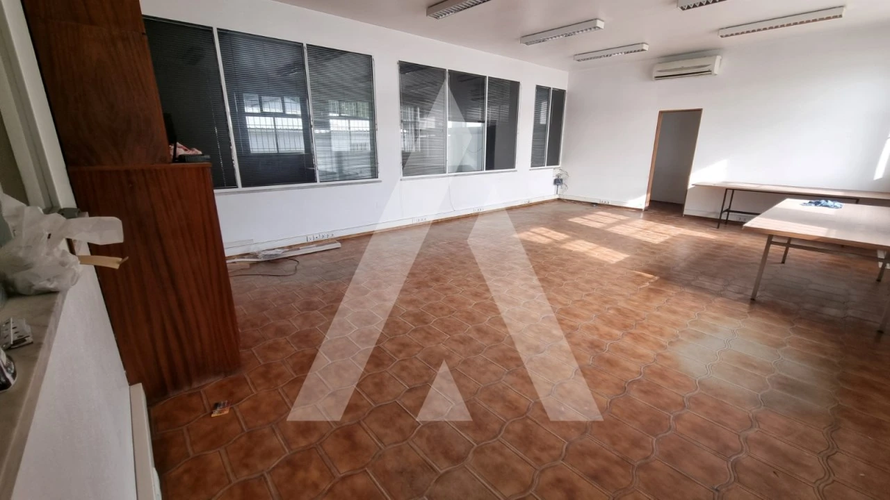 Prédio para Venda em Parceiros e Azoia Foto 32