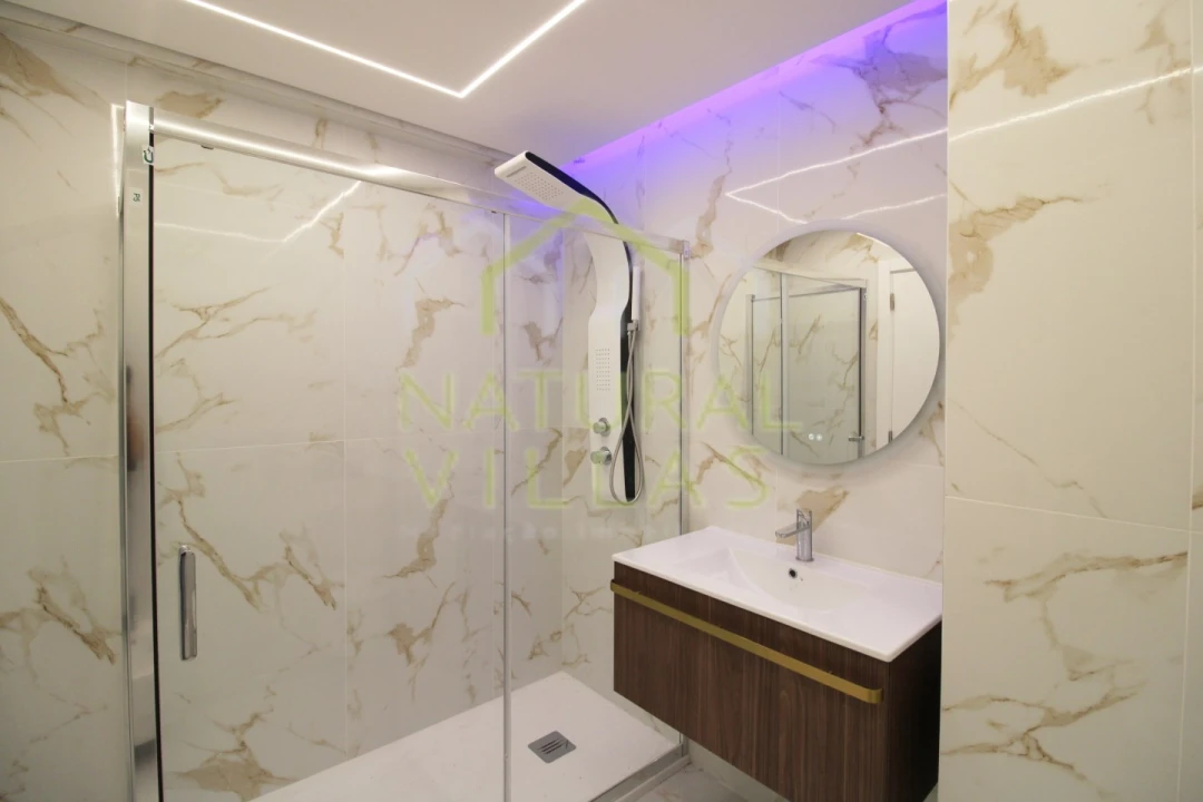 Apartamento T2 para Venda em Quarteira Foto 13