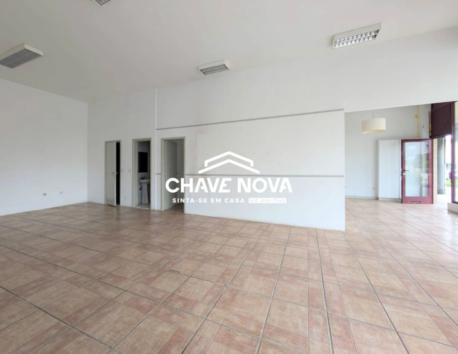 Loja para Venda em Lourosa Foto 4