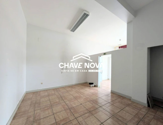 Loja para Venda em Lourosa Foto 10