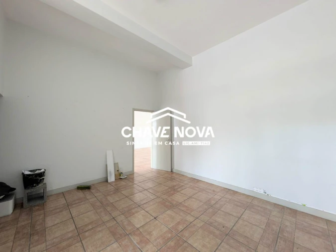 Loja para Venda em Lourosa Foto 12