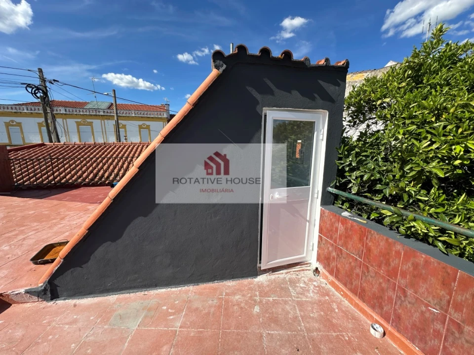Moradia T4 para Venda em Caia, São Pedro e Alcáçova Foto 8
