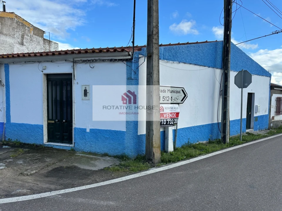 Moradia T4 para Venda em Caia, São Pedro e Alcáçova Foto 1