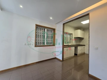 Moradia T3 para Venda em Gondomar (São Cosme), Valbom e Jovim