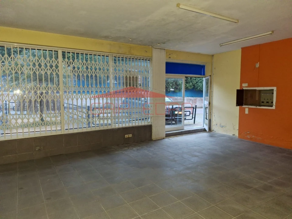 Loja para Venda em Santa Maria de Lamas Foto 3