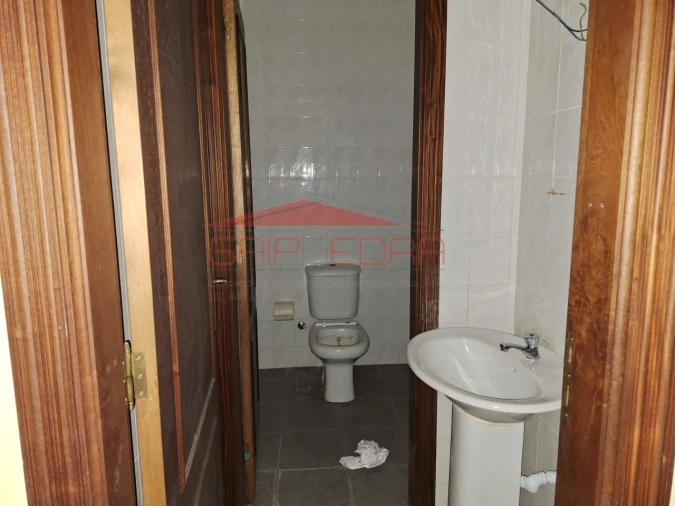 Loja para Venda em Santa Maria de Lamas Foto 7