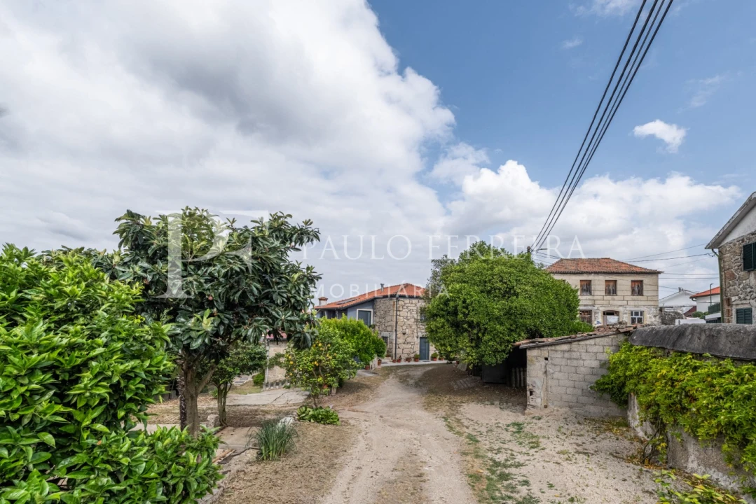 Moradia T3 para Venda em Landim Foto 2