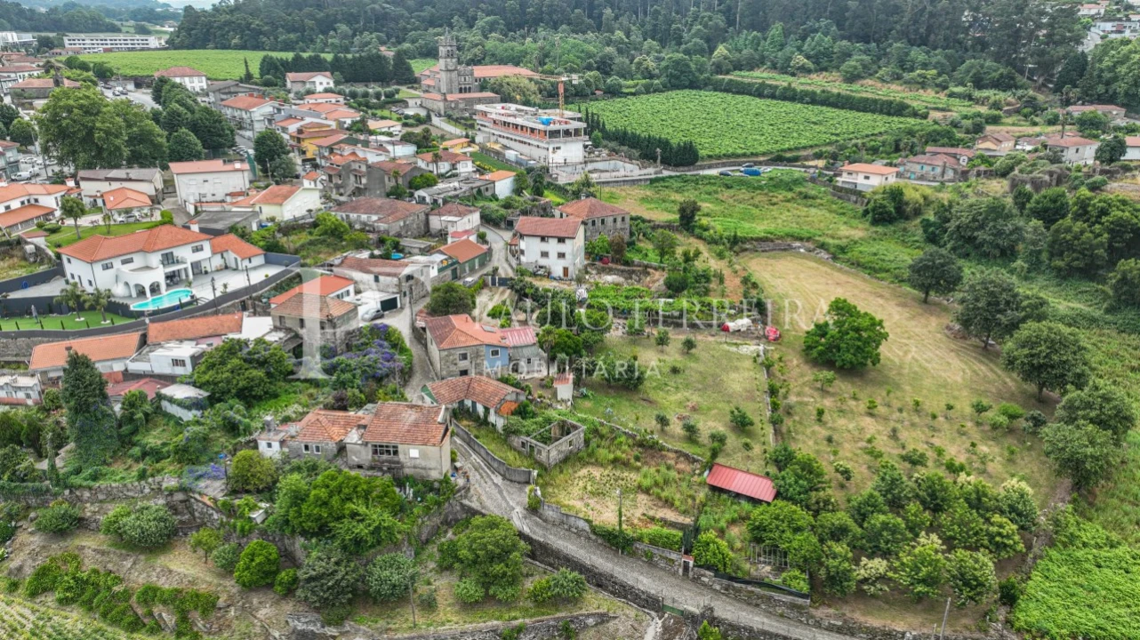 Moradia T3 para Venda em Landim Foto 6