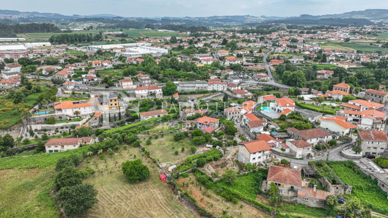 Moradia T3 para Venda em Landim Foto 7